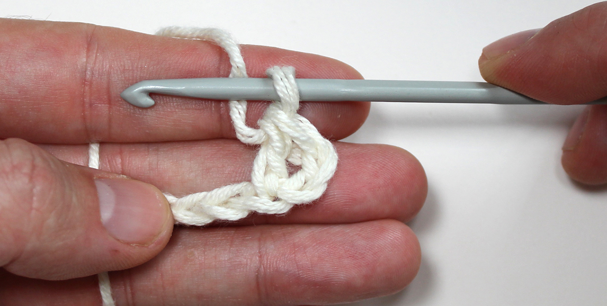 How_to_treble_crochet_07