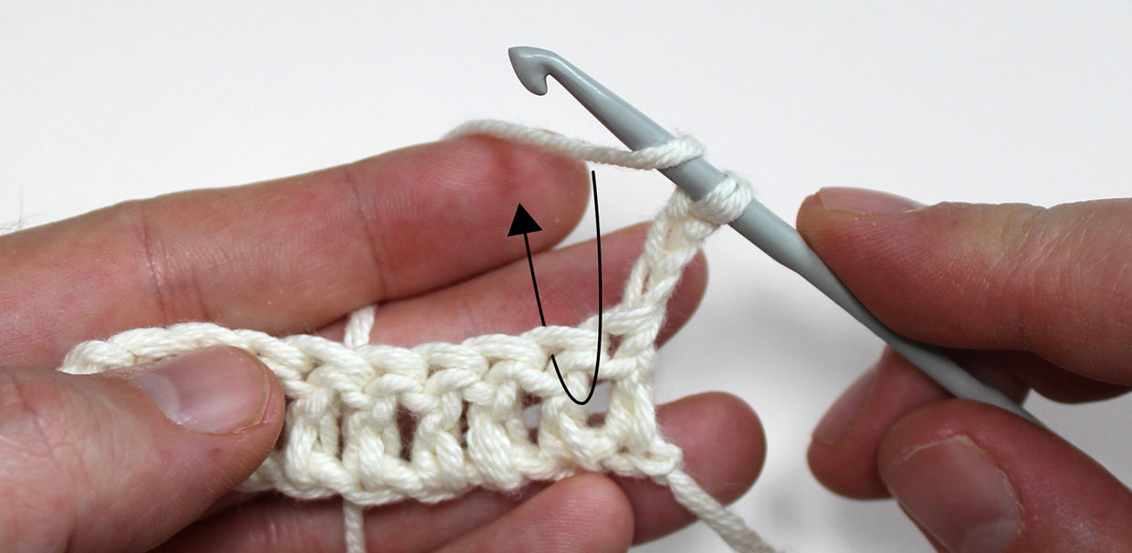 How_to_treble_crochet_second_row_01