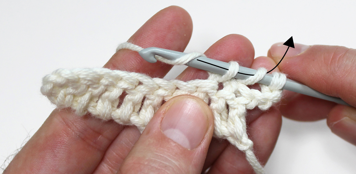 How_to_treble_crochet_second_row_04