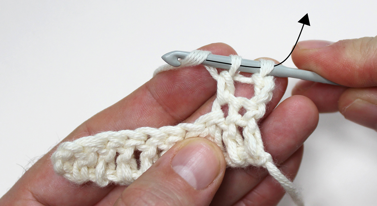 How_to_treble_crochet_second_row_06