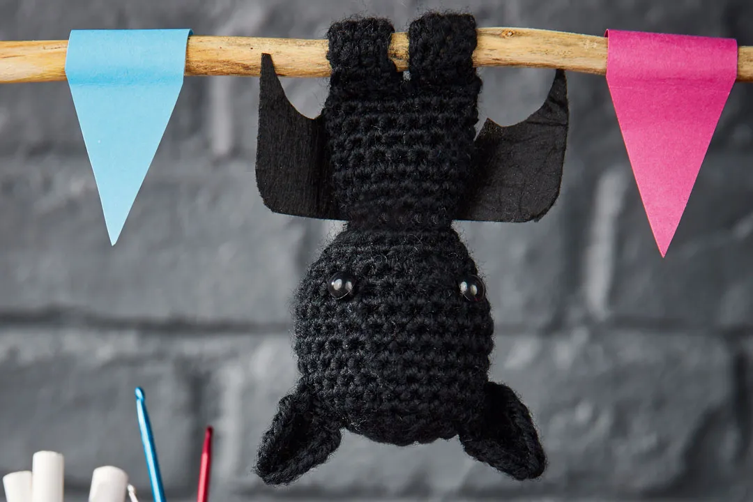 Free amigurumi bat crochet pattern