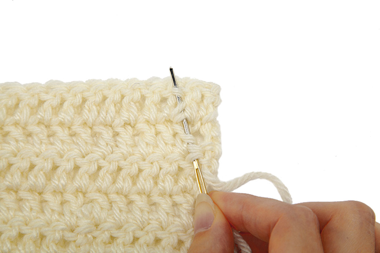 How to weave in ends crochet – step4