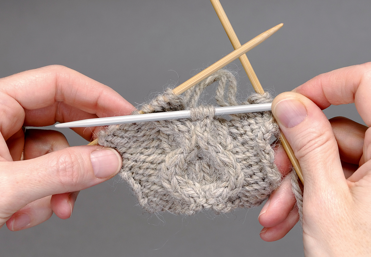 Learn cable knitting free tutorial