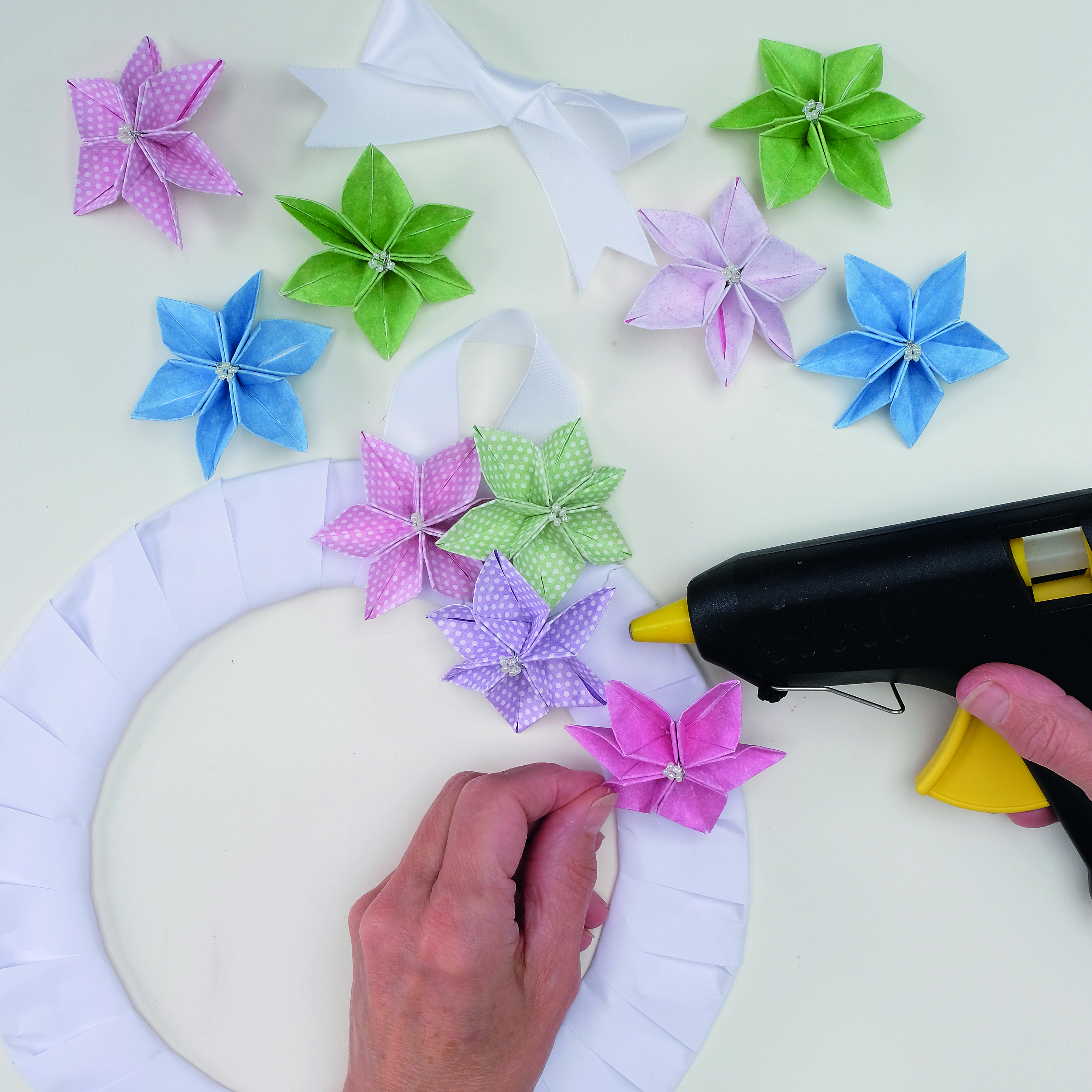 How to make an origami wreath – step 2