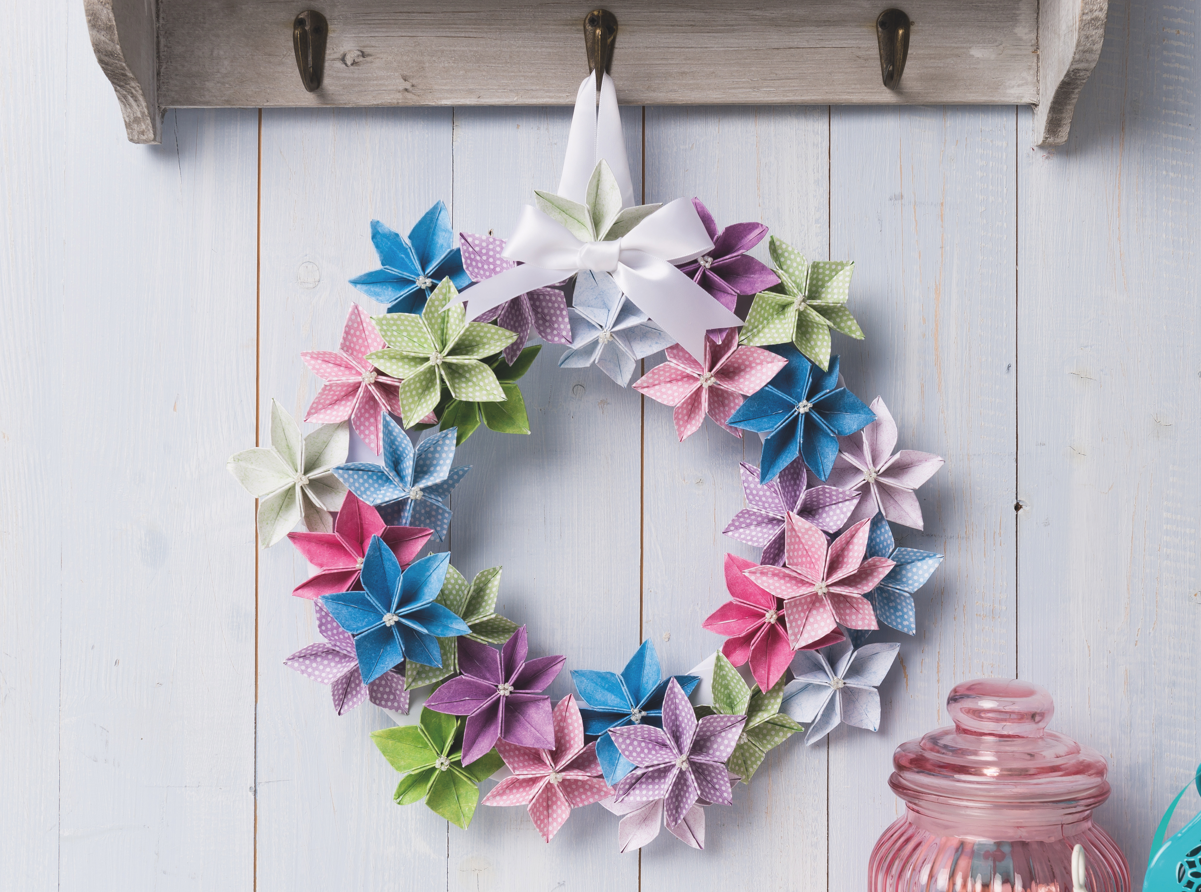 How to make an origami wreath – step 3