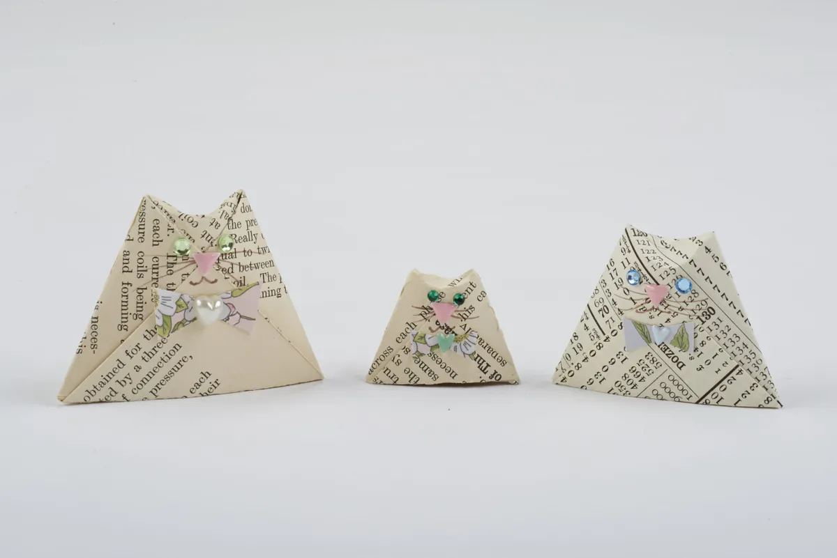 DIY Painter's Pyramid Stands  Sheets diy, Diy, Easy arts and crafts