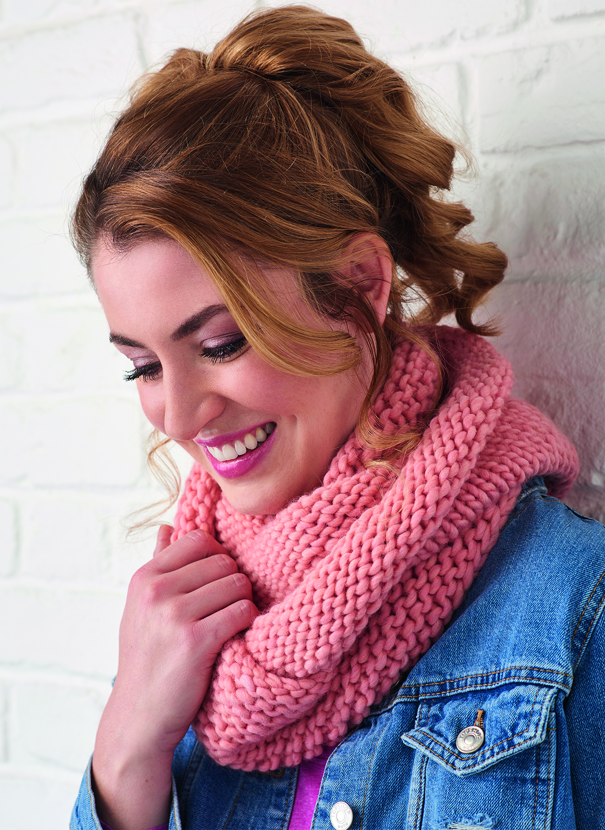 16 Easy Chunky Scarf Knitting Patterns (Striped & Plain)