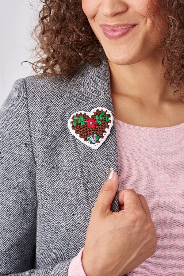 Crochet Christmas heart step 8