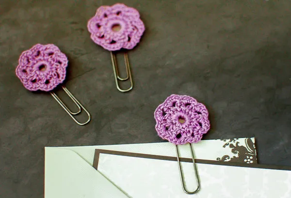 Crochet-flower-paper-clips-By-petalstopicots