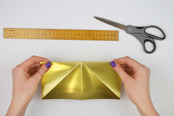 DIY origami Christmas decorations step 1
