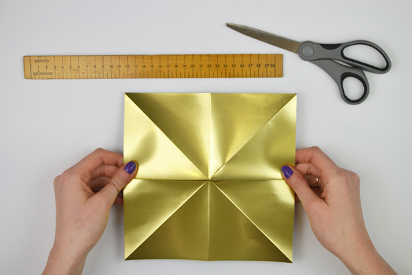 DIY origami Christmas decorations step 1a