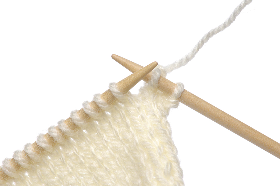 How to cast off knitting step 1