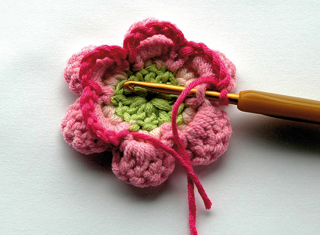 How to crochet a flower step by step