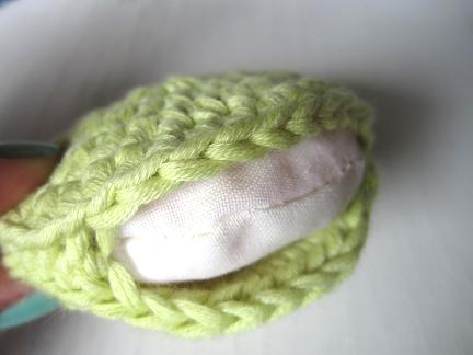 How to crochet a pin cushion step 10