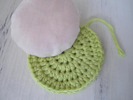 How to crochet a pin cushion step 7