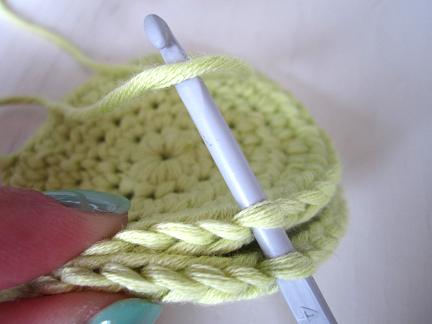 How to crochet a pin cushion step 8