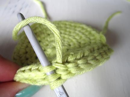 How to crochet a pin cushion step 9