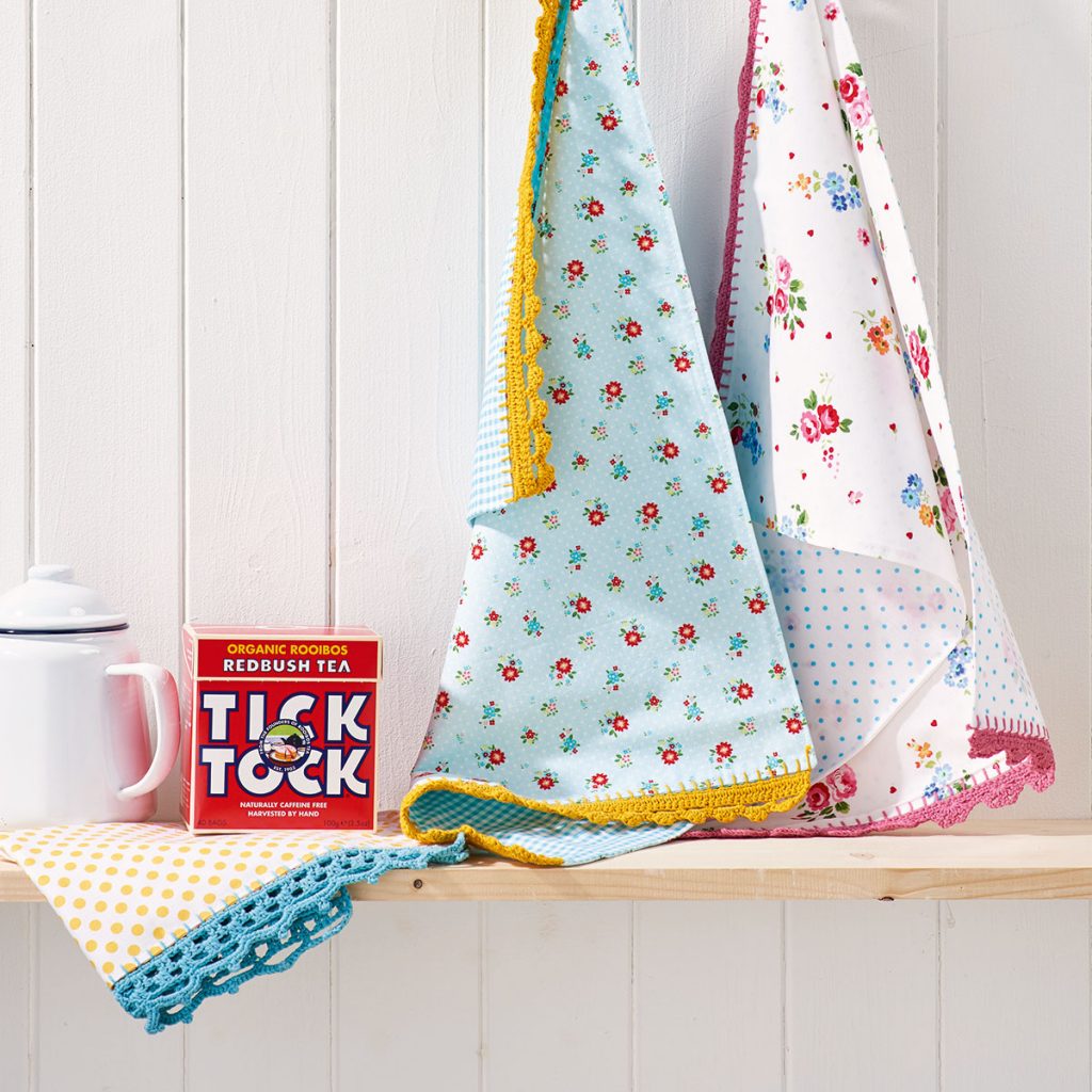 How to decorate tea towels with crochet edging