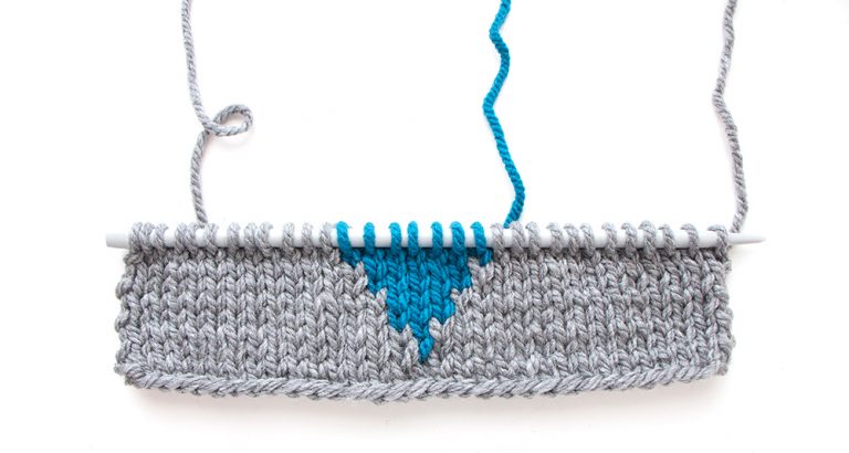 How to knit a chevron textured cushion step 1