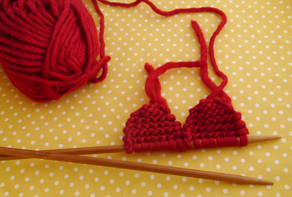 How to knit a heart coaster step 2
