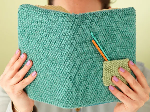 How to knit book covers cropped