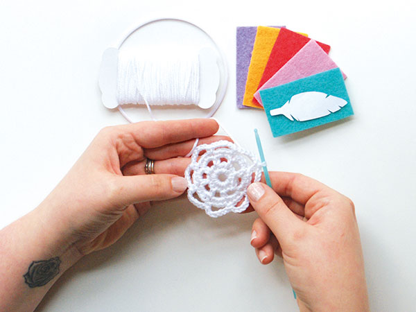 How to make a crochet dreamcatcher step 4