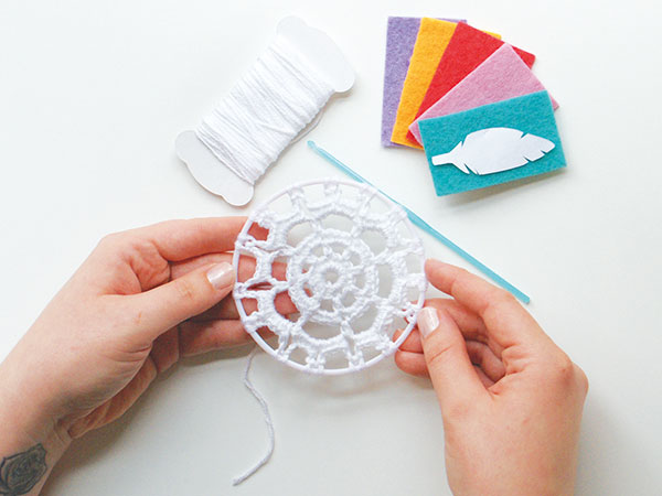 how to crochet a dreamcatcher step 6