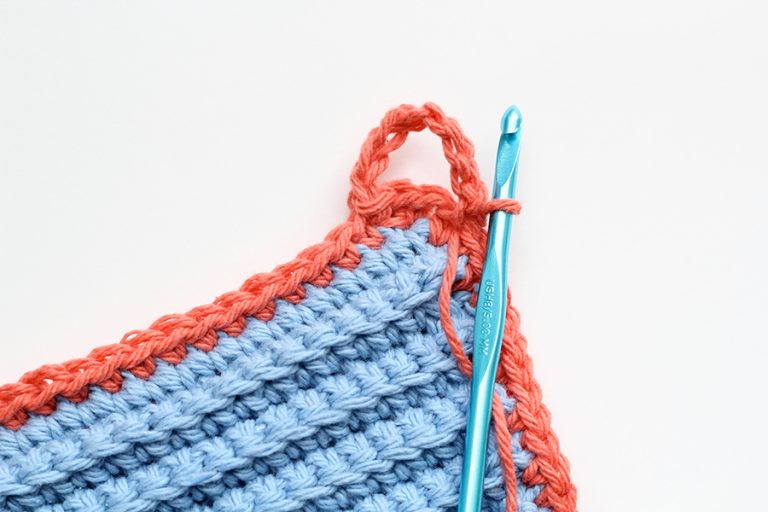 How to make a crochet potholder step 6