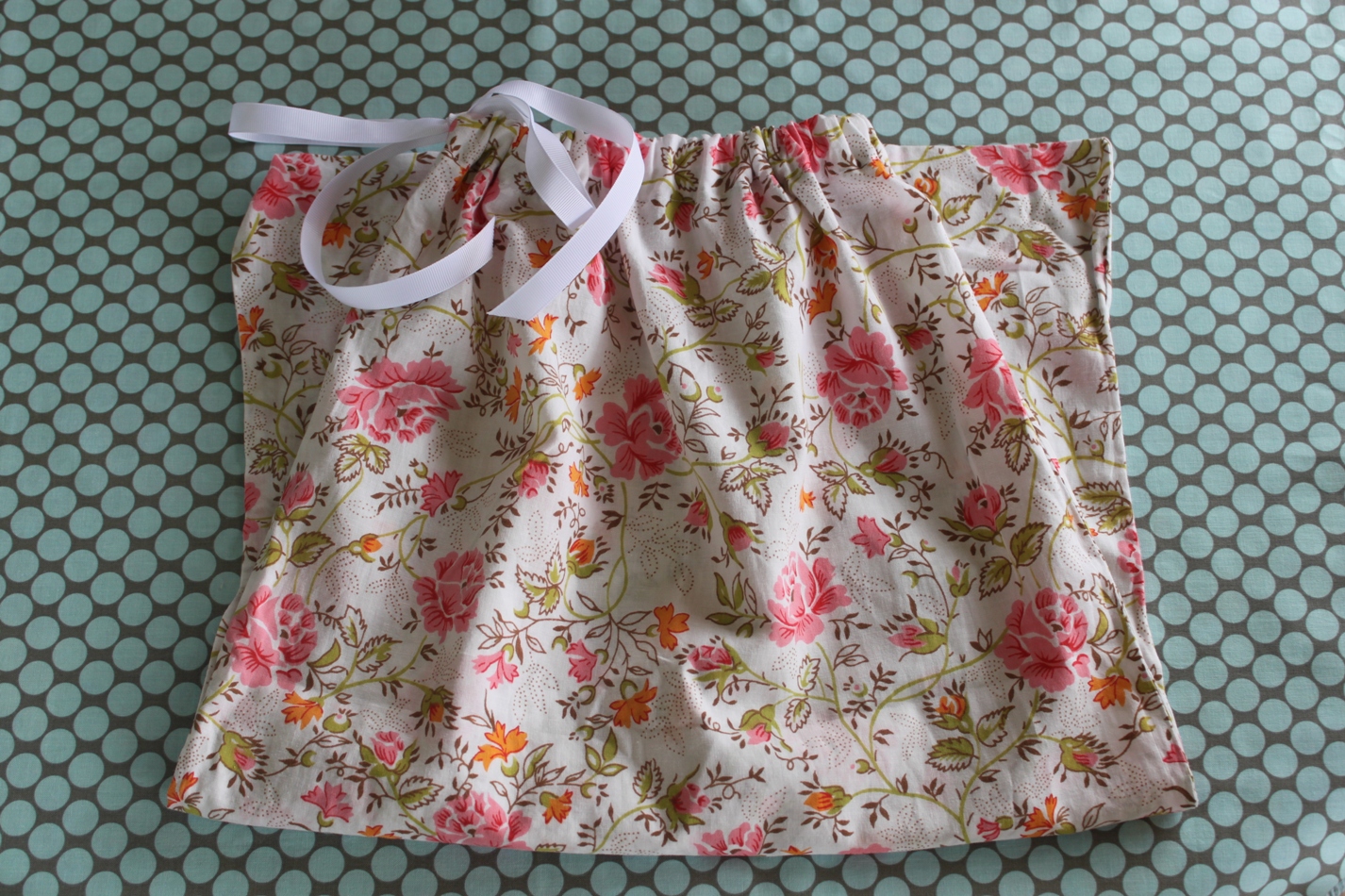 How to make a pillowcase into a bag finished