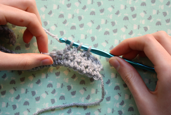 How to make crochet envelopes step 3