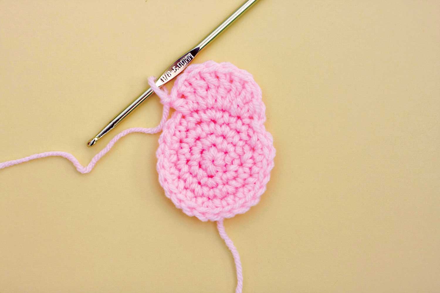 How to make easy crochet bunny bunting step 2