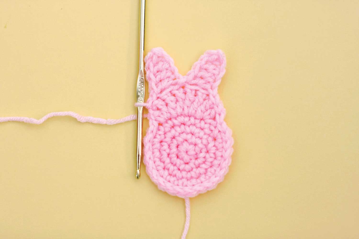 How to make easy crochet bunny bunting step 3
