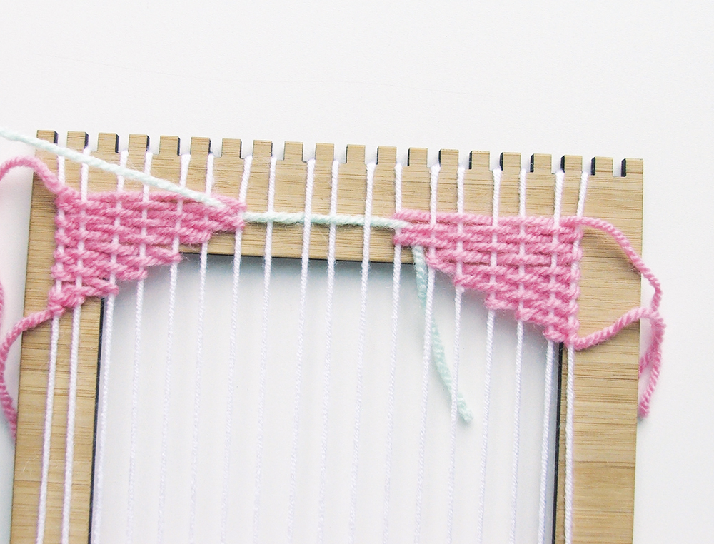 How to weave and DIY loom tutorial step 3