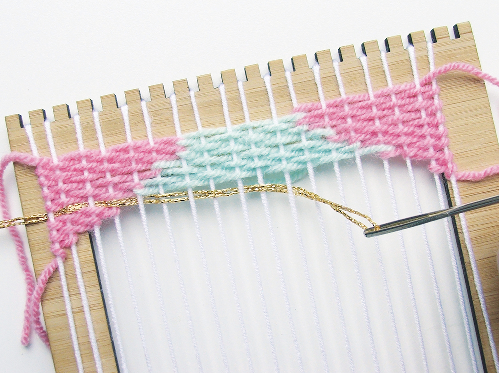 How to weave and DIY loom tutorial step 4
