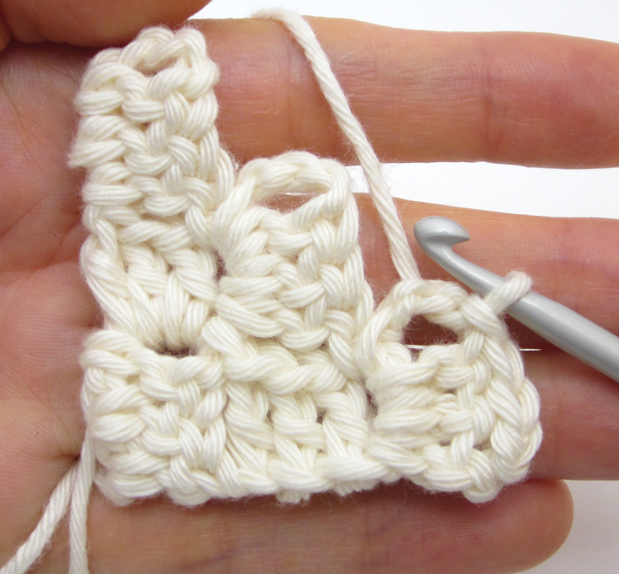 How_to_Corner_to_corner_crochet_decreasing_step01