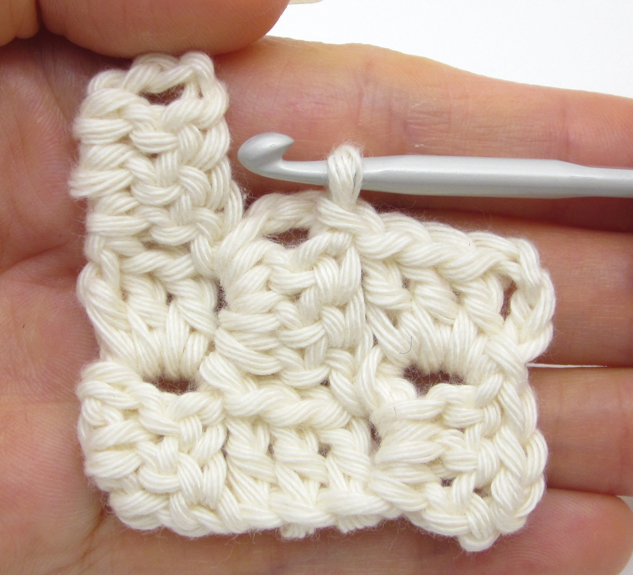 How_to_Corner_to_corner_crochet_decreasing_step03