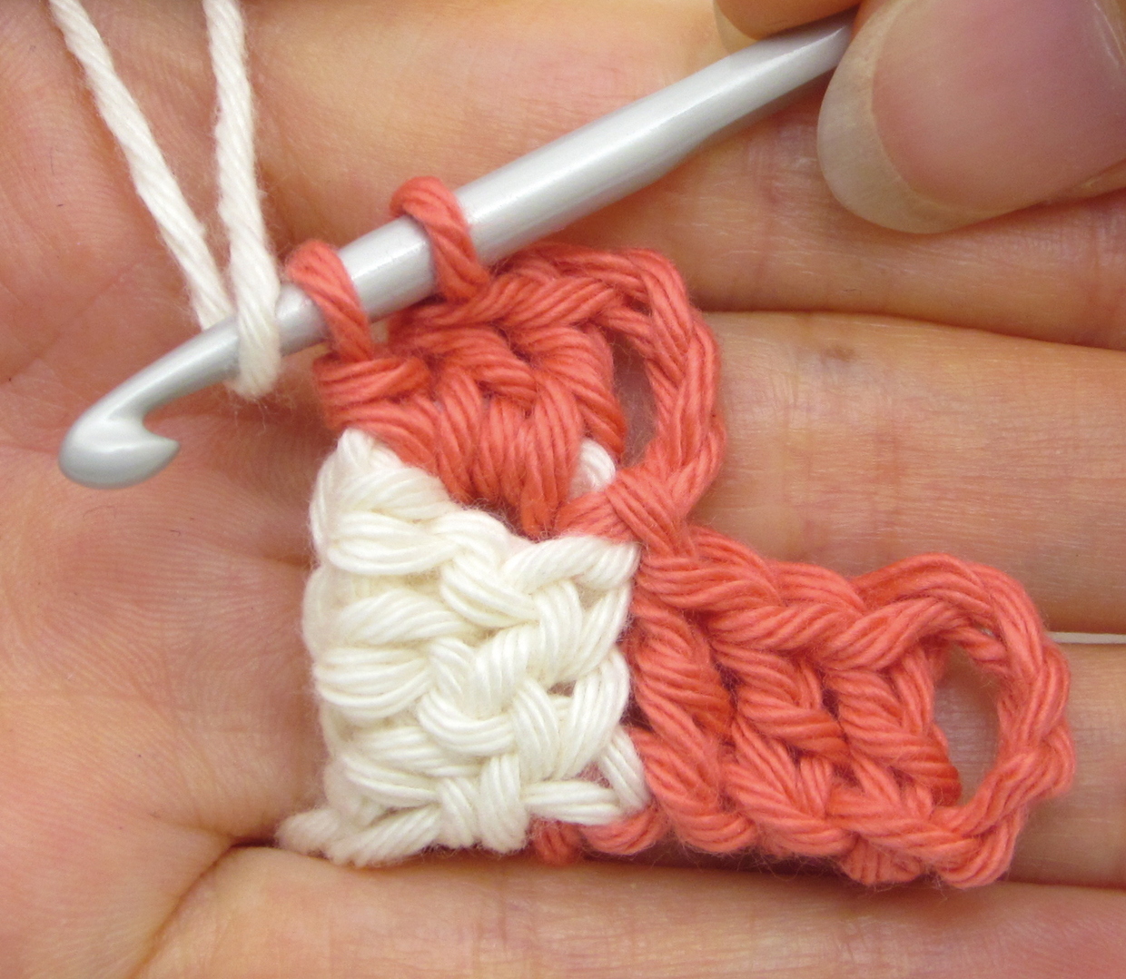 How_to_Corner_to_corner_crochet_increasing_step07