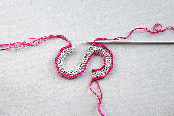 Infinity symbol jewellery crochet pattern step 4