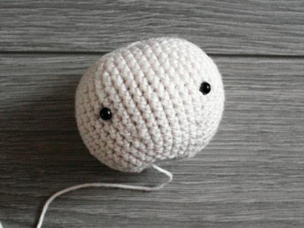 Medusa crochet doll pattern step 1