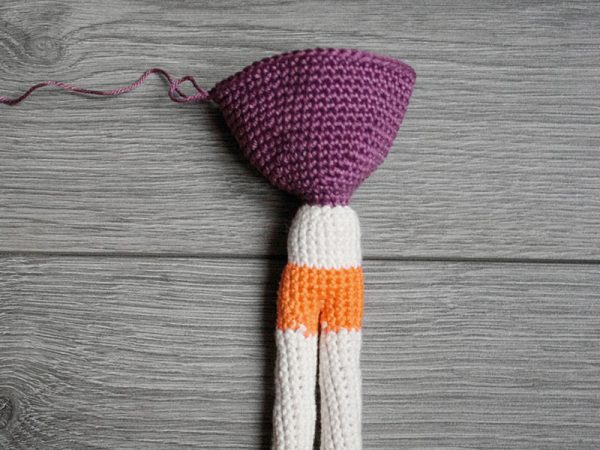 Medusa crochet doll pattern step 5