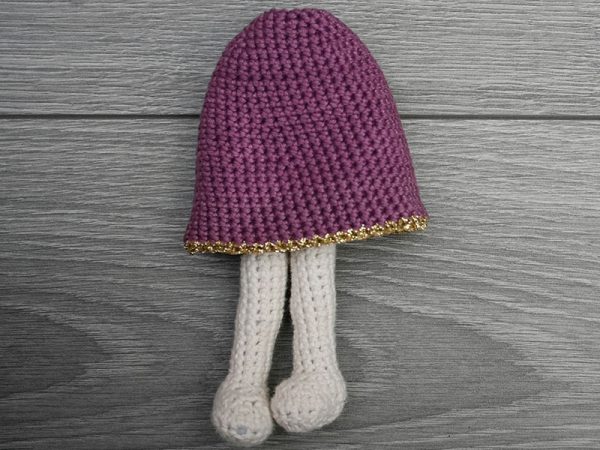 Medusa crochet doll pattern step 6
