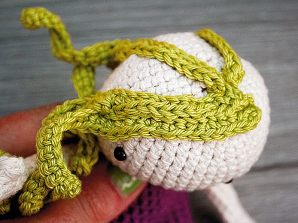 Medusa crochet doll pattern step 9
