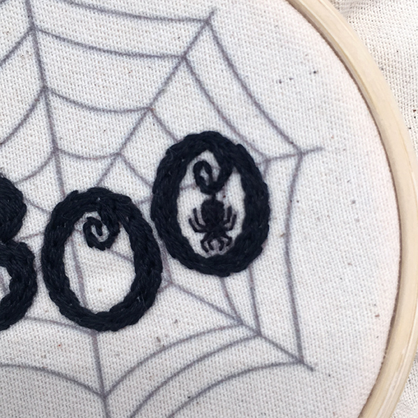Mini Halloween embroidery hoop step