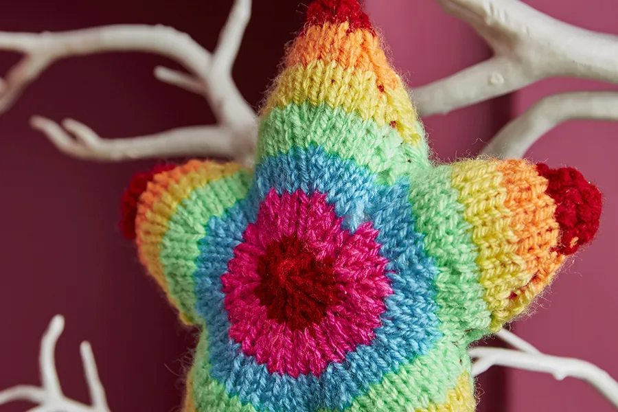 Rainbow craft star knitting pattern