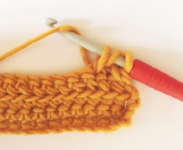 crochet clutch bag step 2