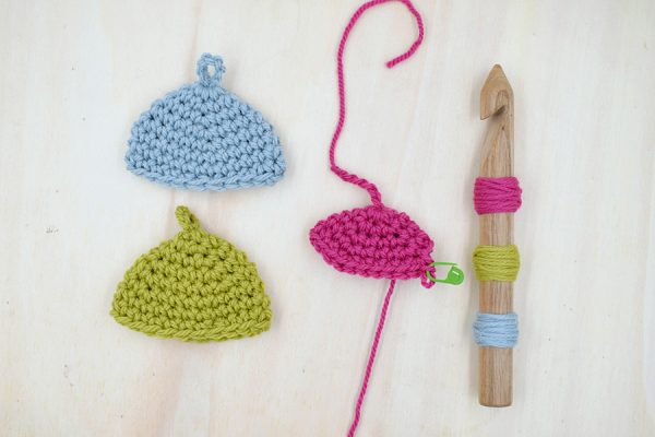 How to make a crochet egg cosy – step 03