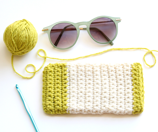 crochet sunglasses case step 6