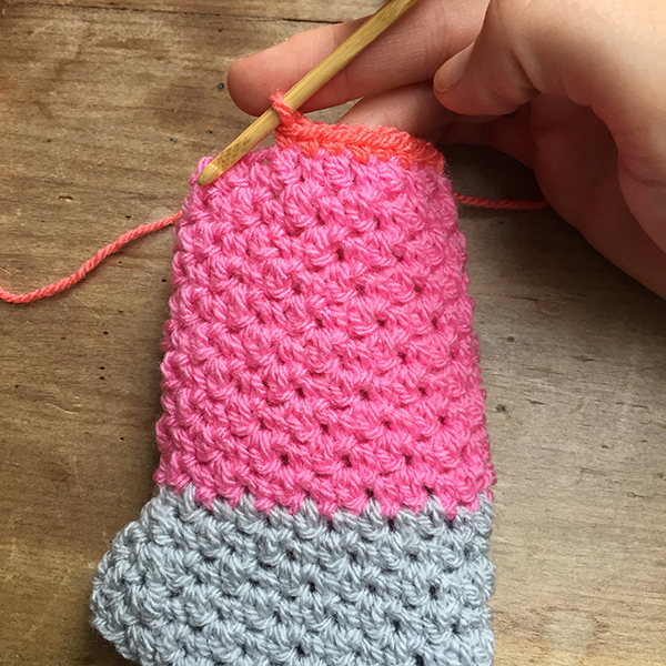 crochet wrist warmers step 4