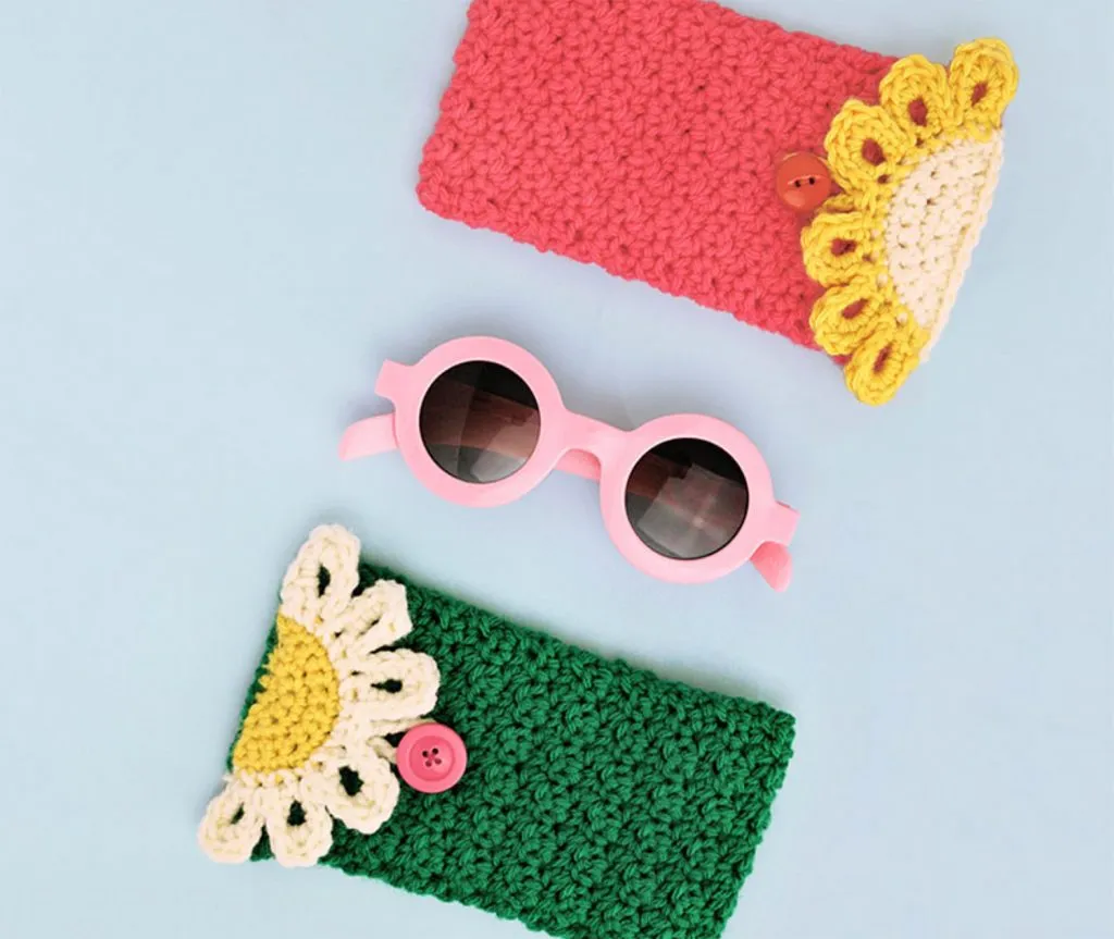 Crochet sunglasses case