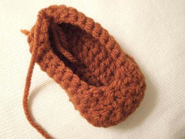 how to crochet baby booties step 6